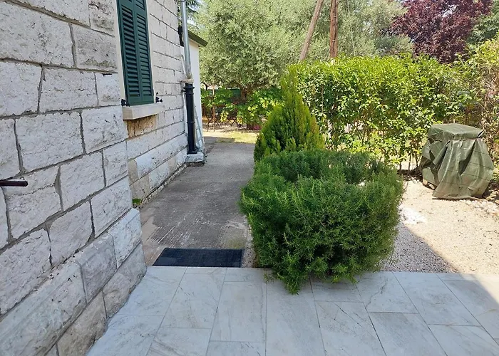 Parenzana Apartman *