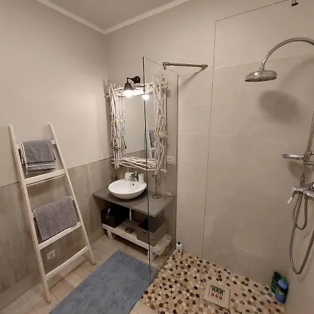 Parenzana Apartment *